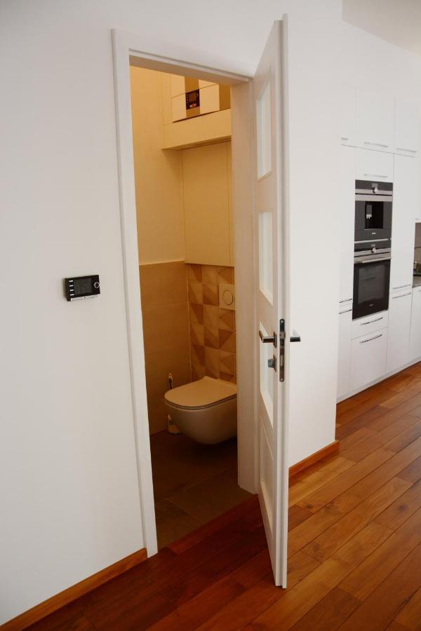 Premium Apartment Near Banska Bystrica Square With Two Big Bedrooms Eksteriør billede