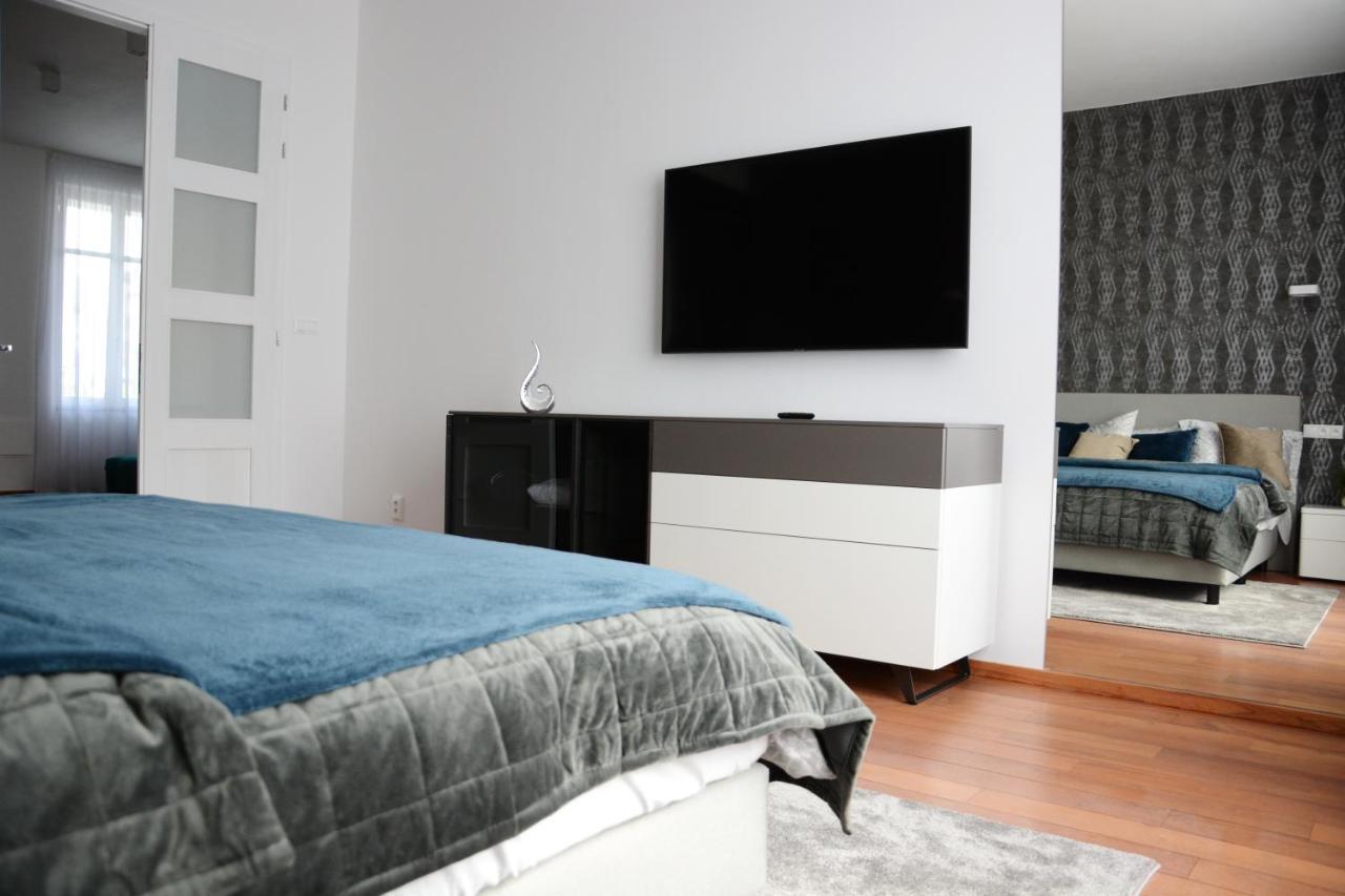 Premium Apartment Near Banska Bystrica Square With Two Big Bedrooms Eksteriør billede