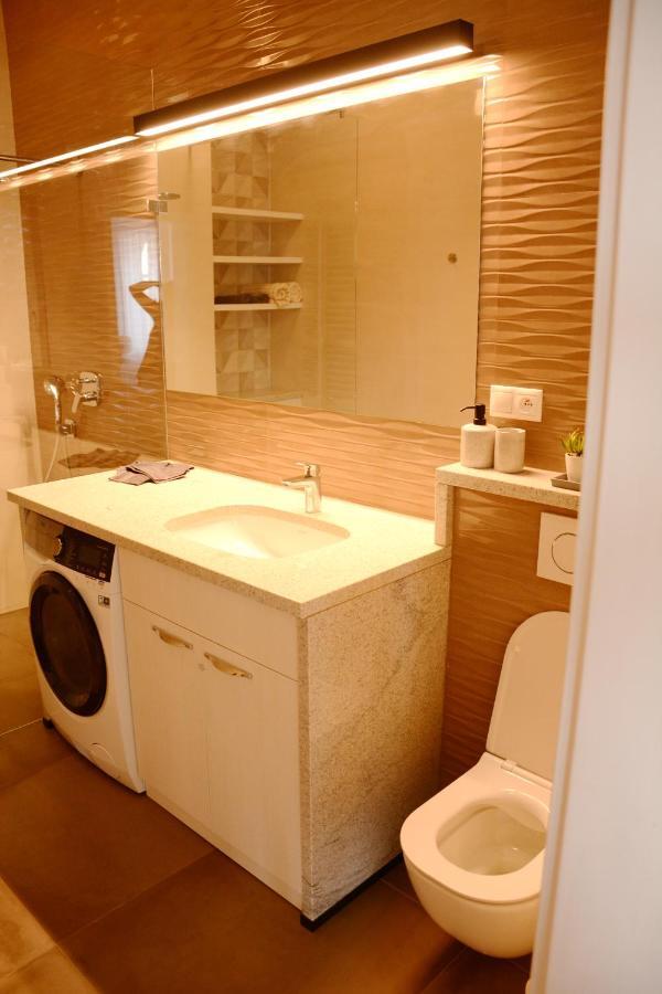 Premium Apartment Near Banska Bystrica Square With Two Big Bedrooms Eksteriør billede