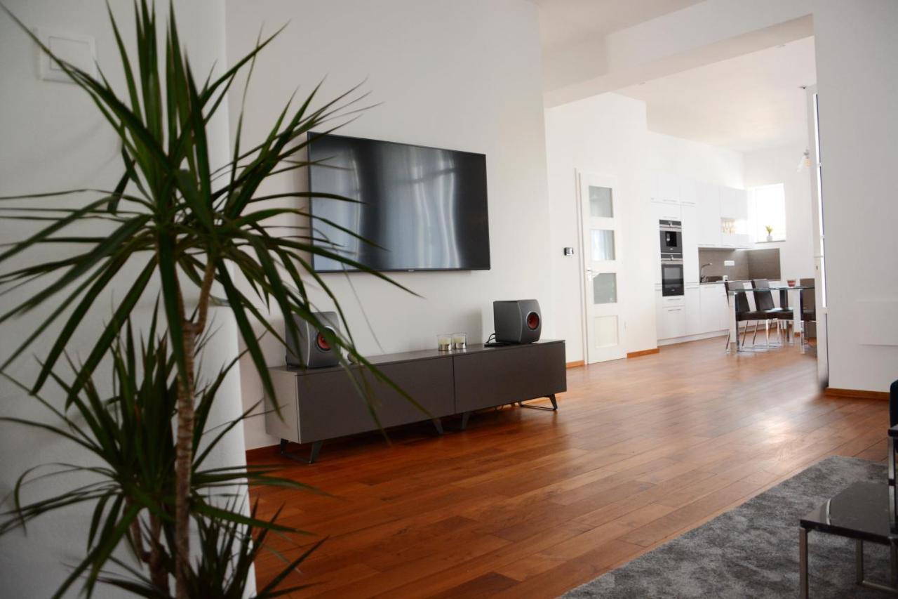 Premium Apartment Near Banska Bystrica Square With Two Big Bedrooms Eksteriør billede